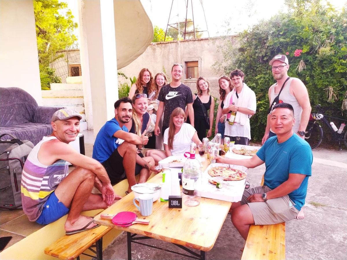 Pinegroove Hostel Vlora ภายนอก รูปภาพ