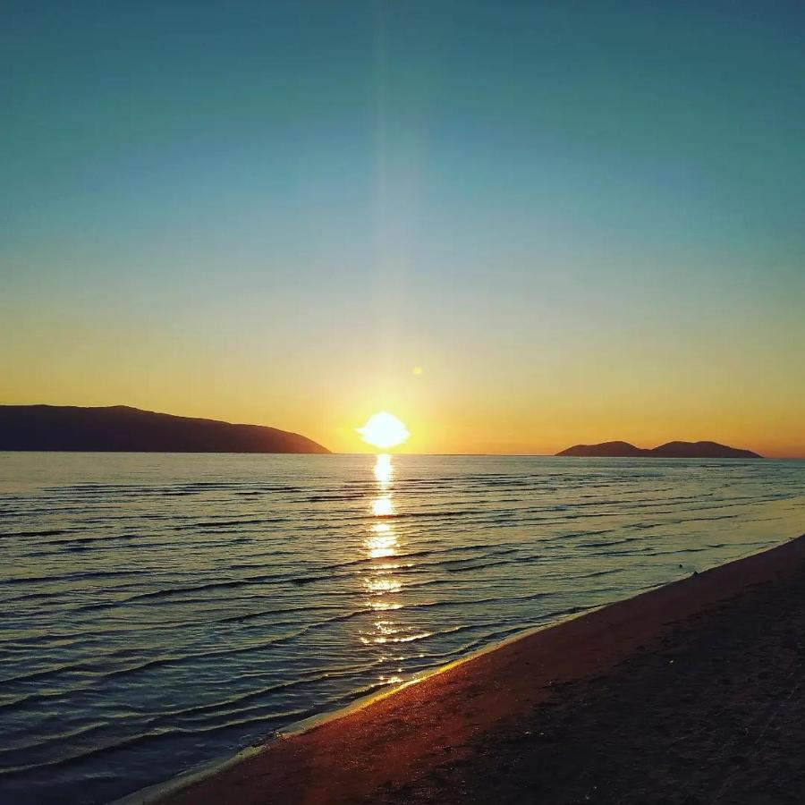 Pinegroove Hostel Vlora ภายนอก รูปภาพ