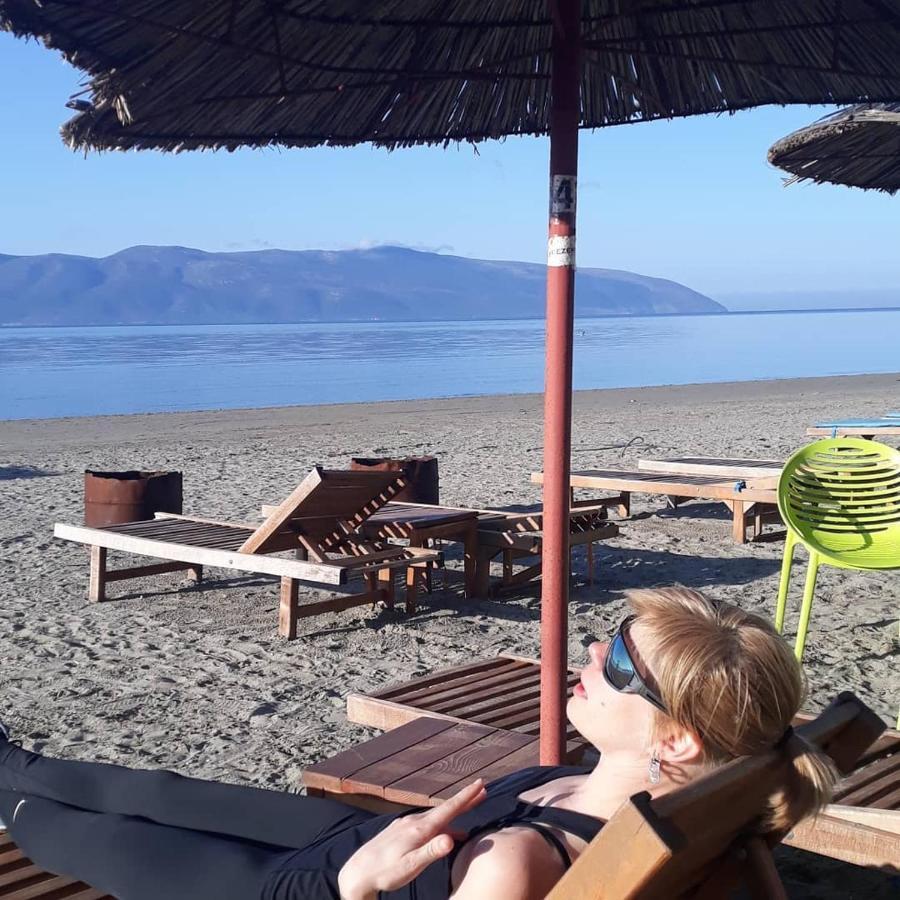 Pinegroove Hostel Vlora ภายนอก รูปภาพ
