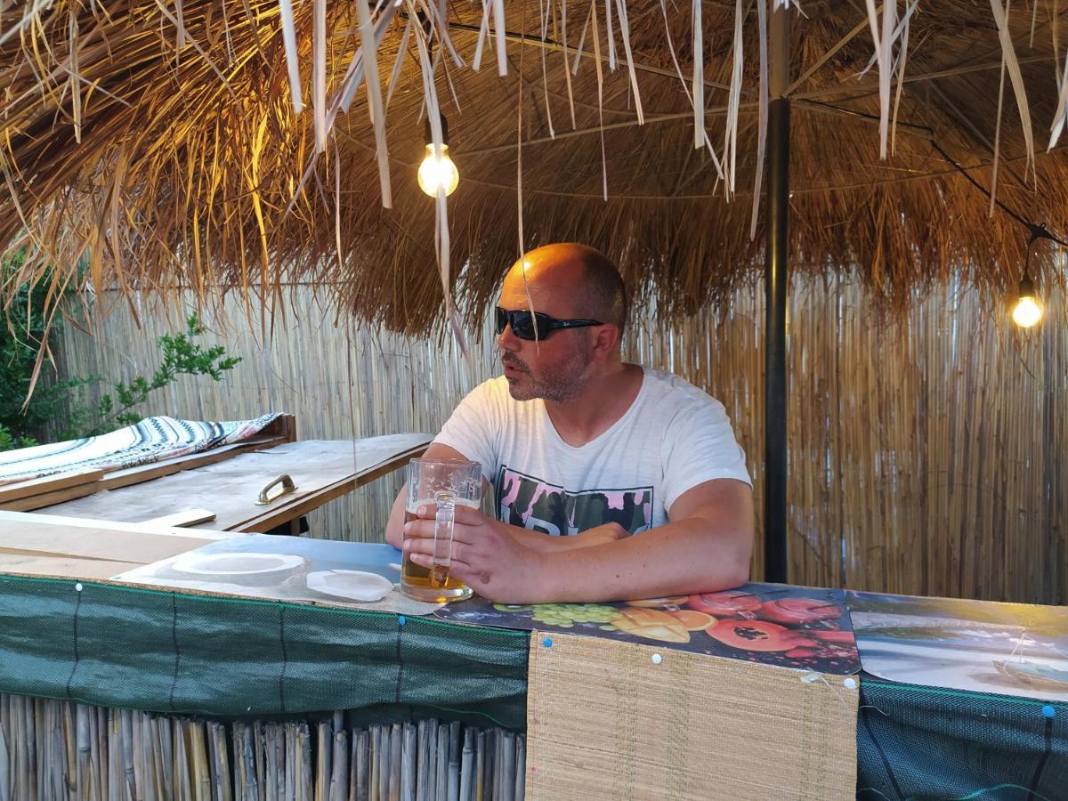 Pinegroove Hostel Vlora ภายนอก รูปภาพ