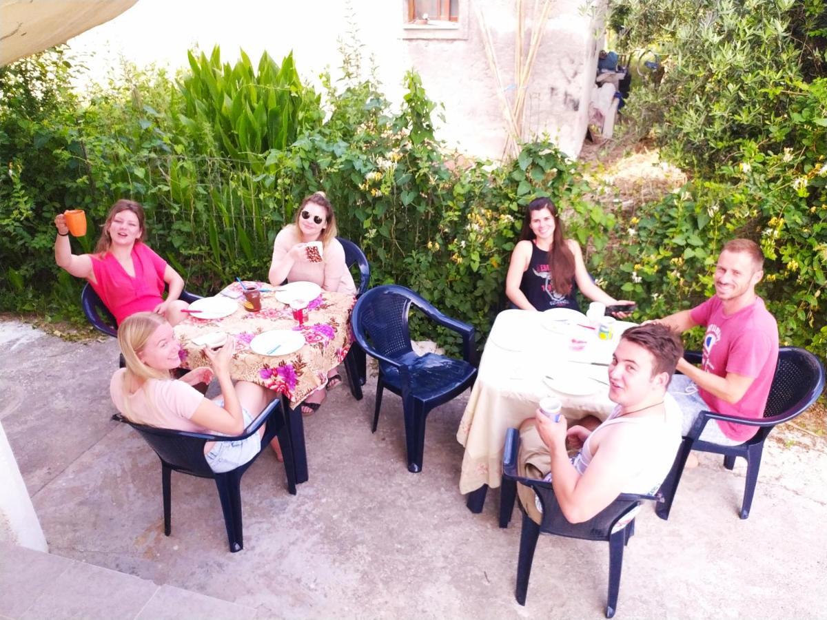 Pinegroove Hostel Vlora ภายนอก รูปภาพ