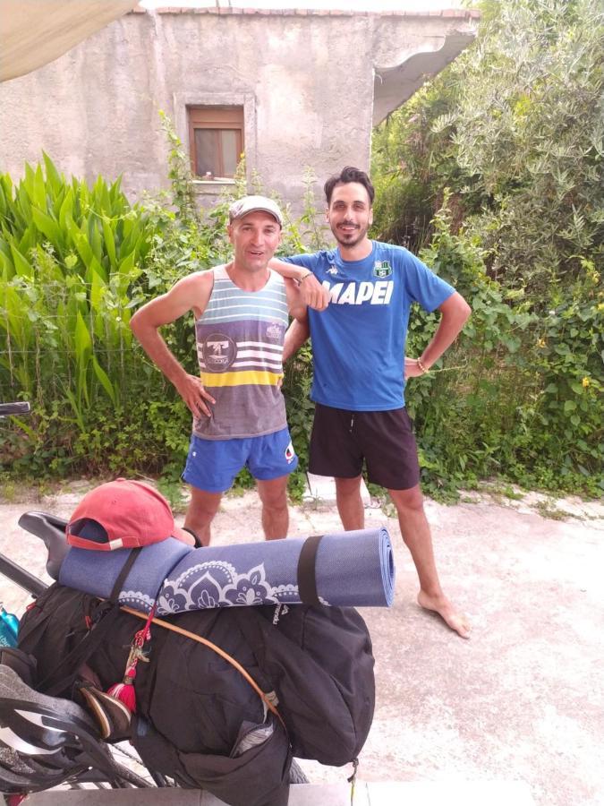 Pinegroove Hostel Vlora ภายนอก รูปภาพ