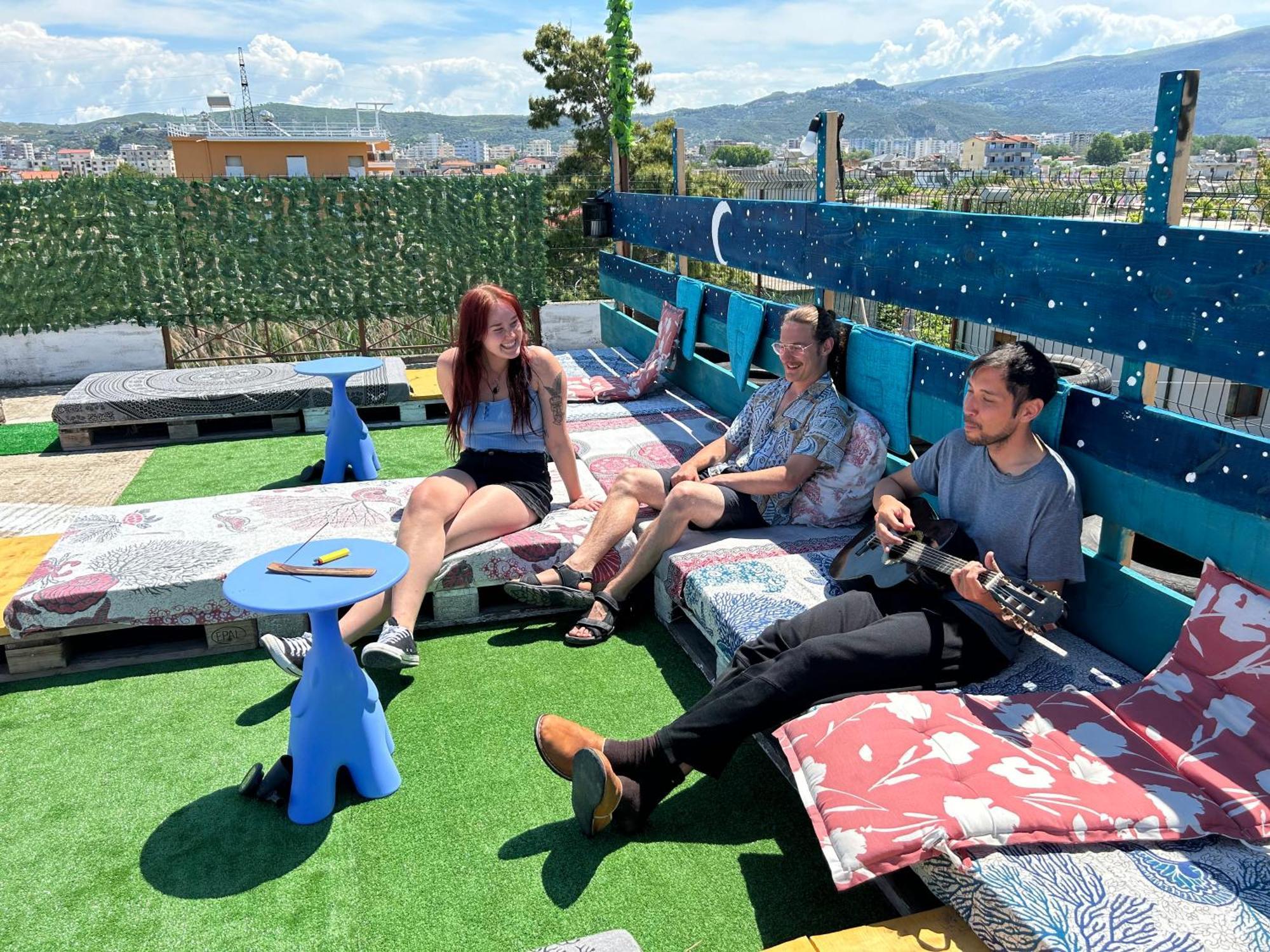 Pinegroove Hostel Vlora ภายนอก รูปภาพ