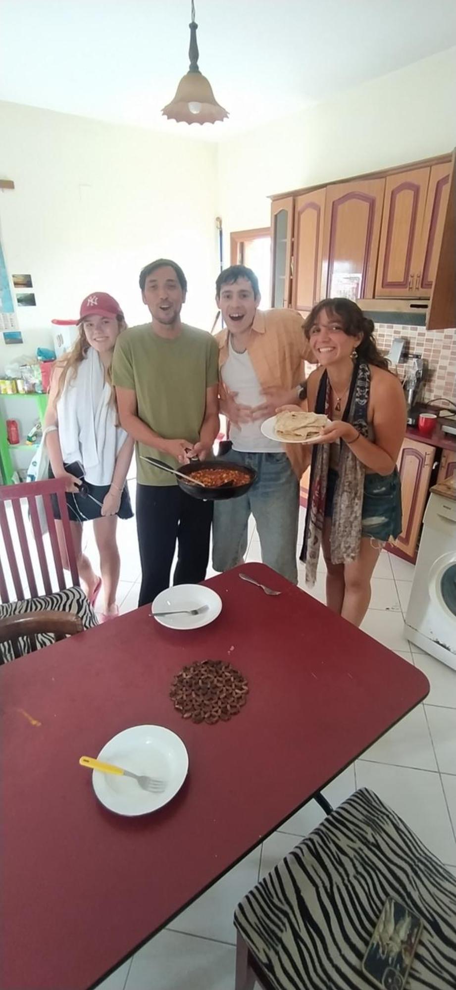 Pinegroove Hostel Vlora ภายนอก รูปภาพ